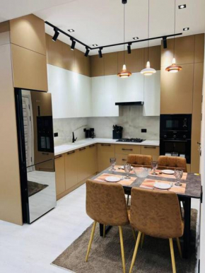 3-roomed apartment close to the REGISTAN Ozod Apartments